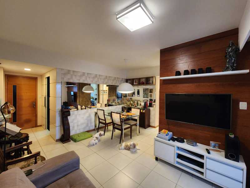 Apartamento à venda com 3 quartos, 77m² - Foto 2