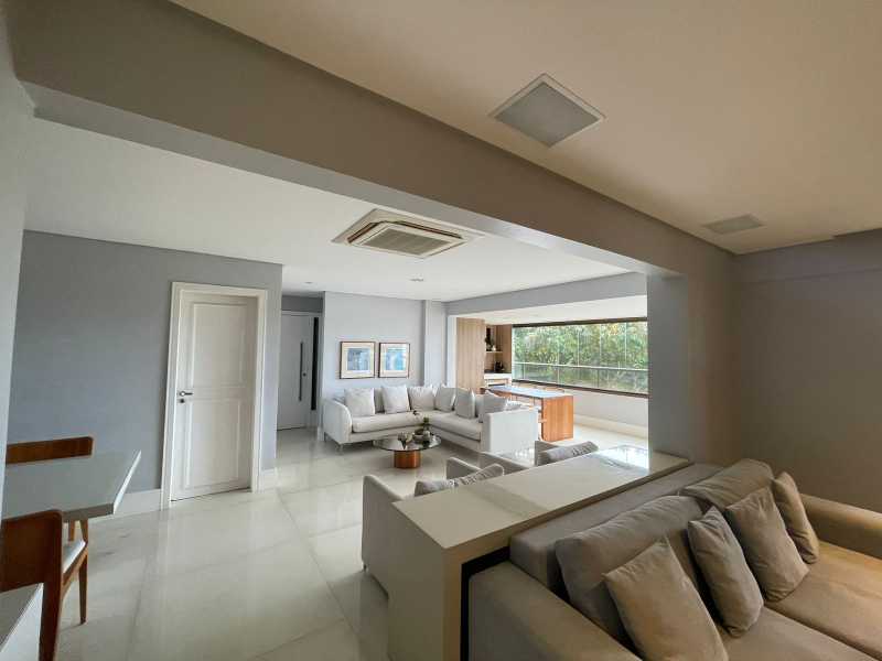 Apartamento à venda com 4 quartos, 159m² - Foto 2