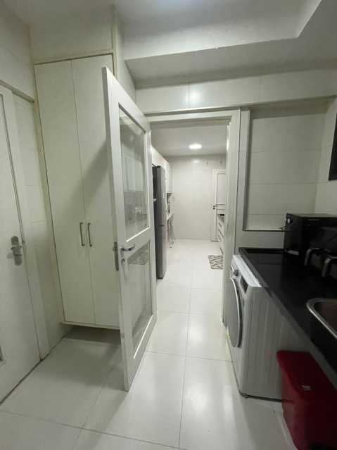 Apartamento à venda com 4 quartos, 159m² - Foto 12