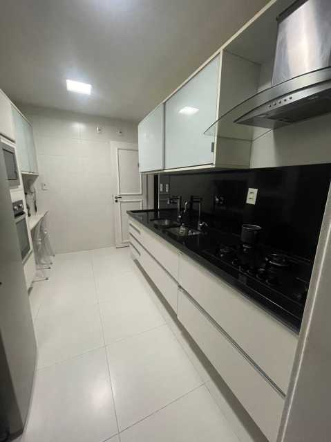 Apartamento à venda com 4 quartos, 159m² - Foto 13