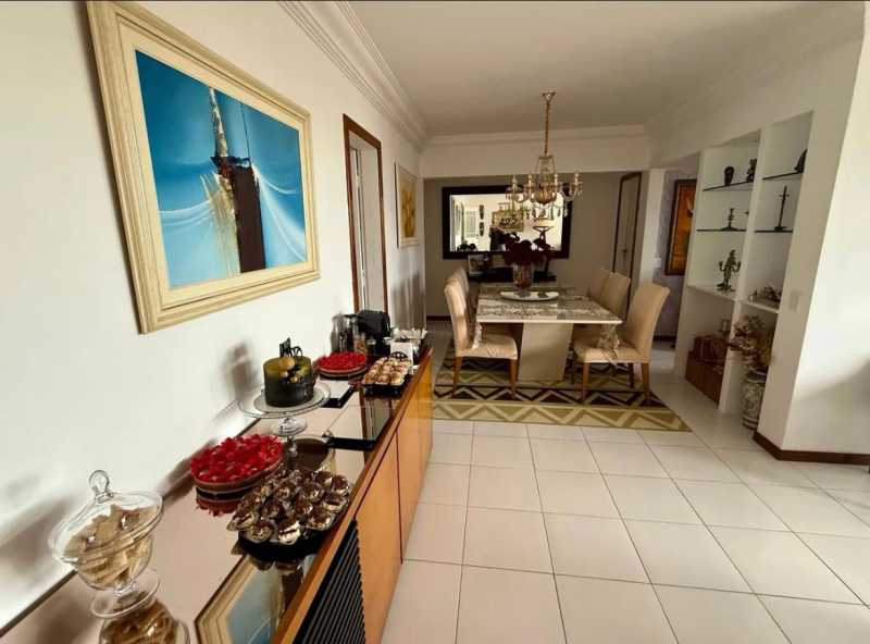 Apartamento à venda com 3 quartos, 240m² - Foto 4
