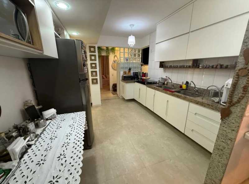 Apartamento à venda com 3 quartos, 240m² - Foto 12