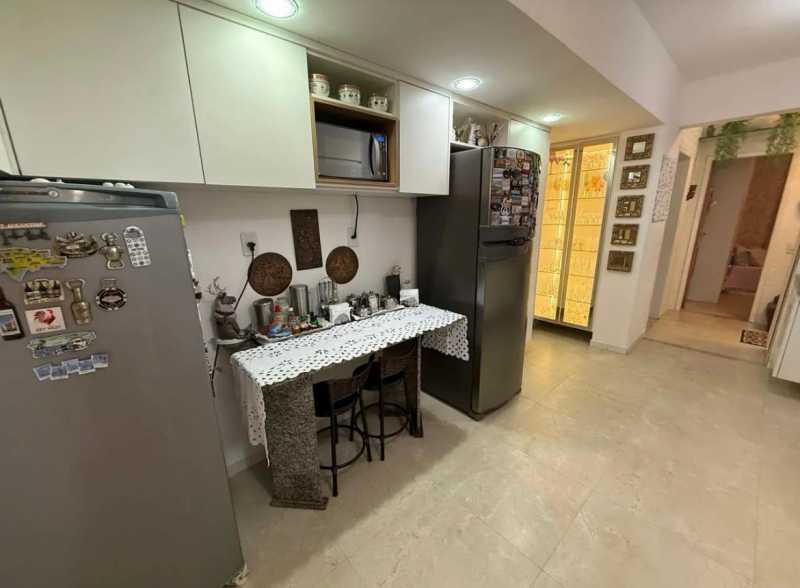 Apartamento à venda com 3 quartos, 240m² - Foto 14