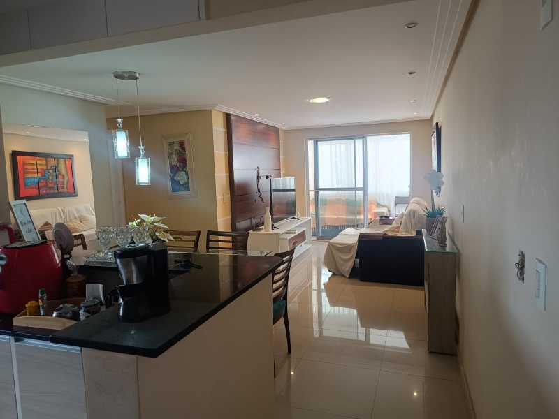 Apartamento à venda com 3 quartos, 81m² - Foto 2