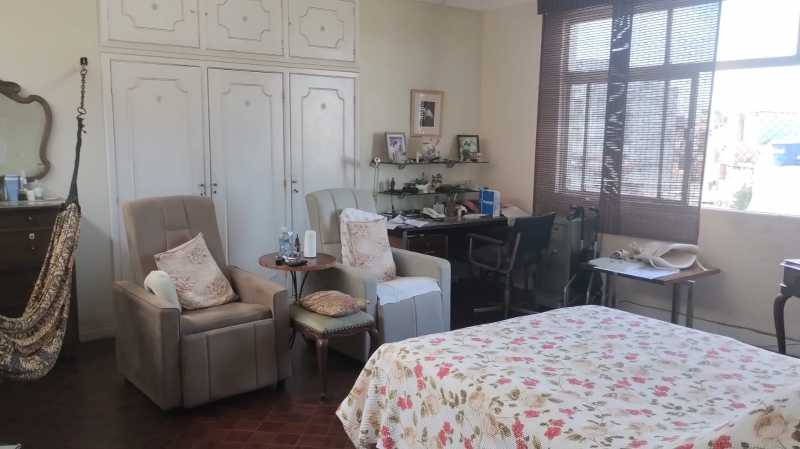 Apartamento à venda com 3 quartos, 223m² - Foto 3