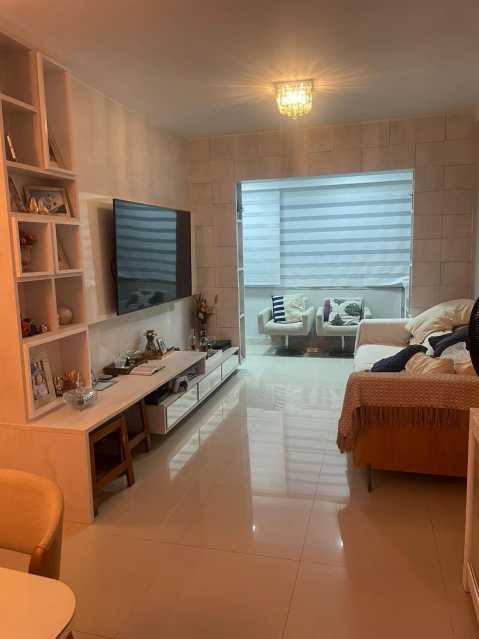 Apartamento à venda com 3 quartos, 81m² - Foto 2