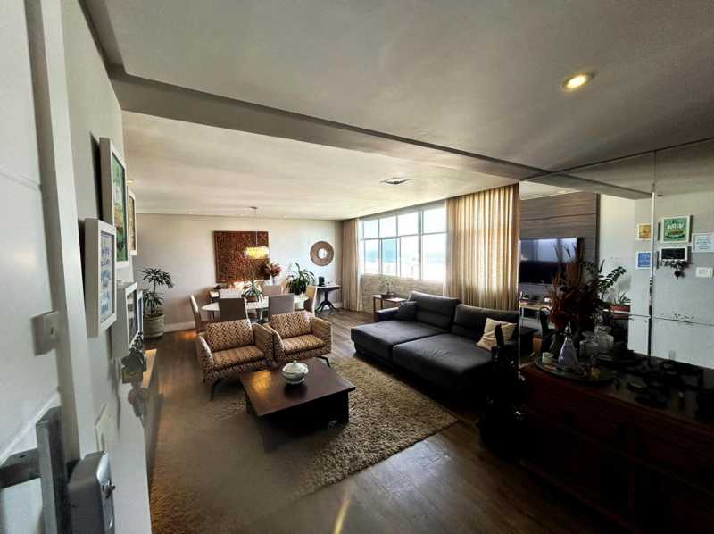 Apartamento, 3 quartos, 130 m² - Foto 1