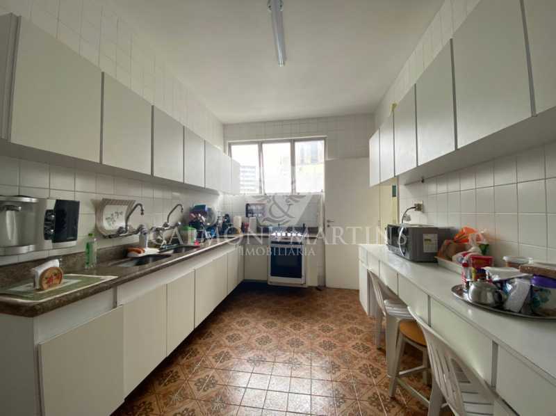 Apartamento à venda com 4 quartos, 189m² - Foto 20