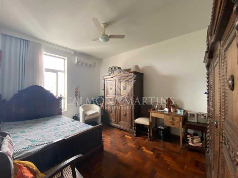 Apartamento à venda com 4 quartos, 189m² - Foto 17