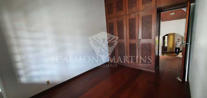 Casa à venda com 4 quartos, 328m² - Foto 16