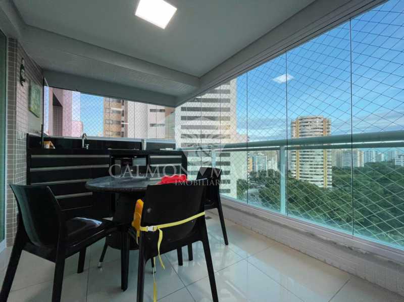 Apartamento à venda com 3 quartos, 128m² - Foto 2