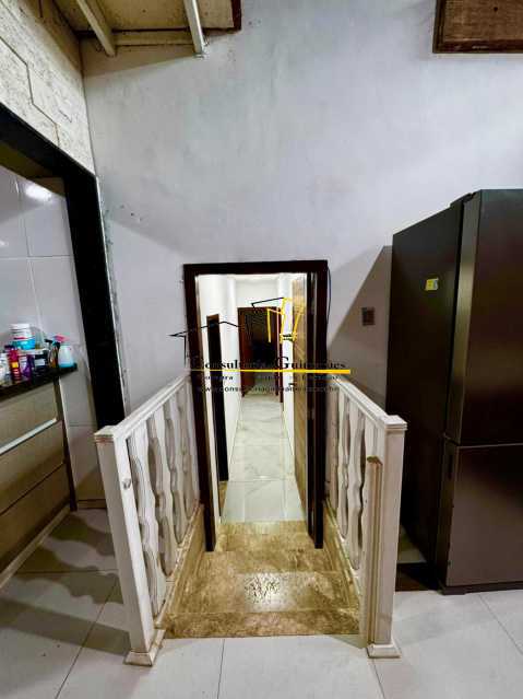 Casa de Condomínio à venda com 3 quartos, 300m² - Foto 17