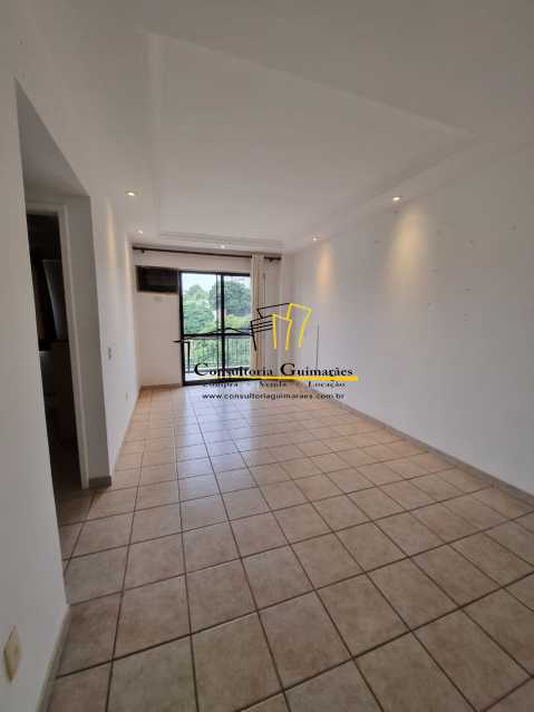 Apartamento à venda com 2 quartos, 70m² - Foto 2