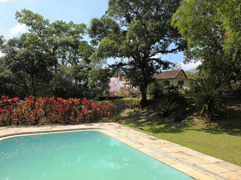 Casa à venda com 4 quartos - Foto 1