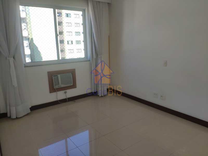 Apartamento à venda com 2 quartos, 113m² - Foto 11