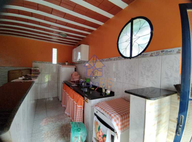 Casa à venda com 2 quartos, 120m² - Foto 25