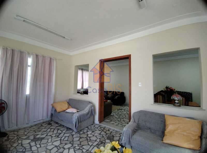 Casa à venda com 3 quartos, 370m² - Foto 4