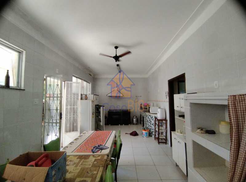Casa à venda com 3 quartos, 370m² - Foto 6
