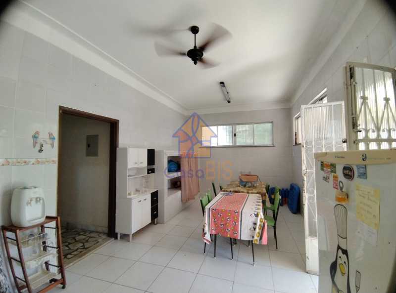 Casa à venda com 3 quartos, 370m² - Foto 7