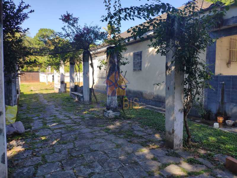 Casa à venda com 3 quartos, 370m² - Foto 17