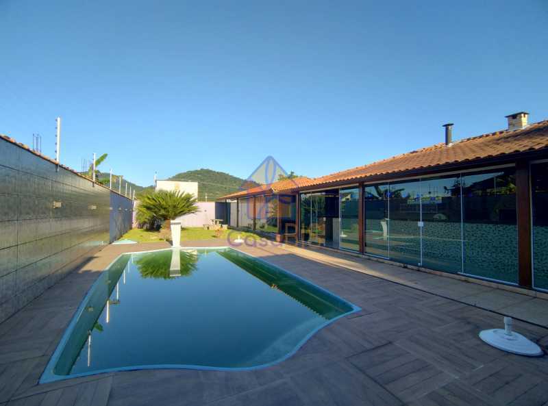Casa à venda com 2 quartos, 360m² - Foto 2