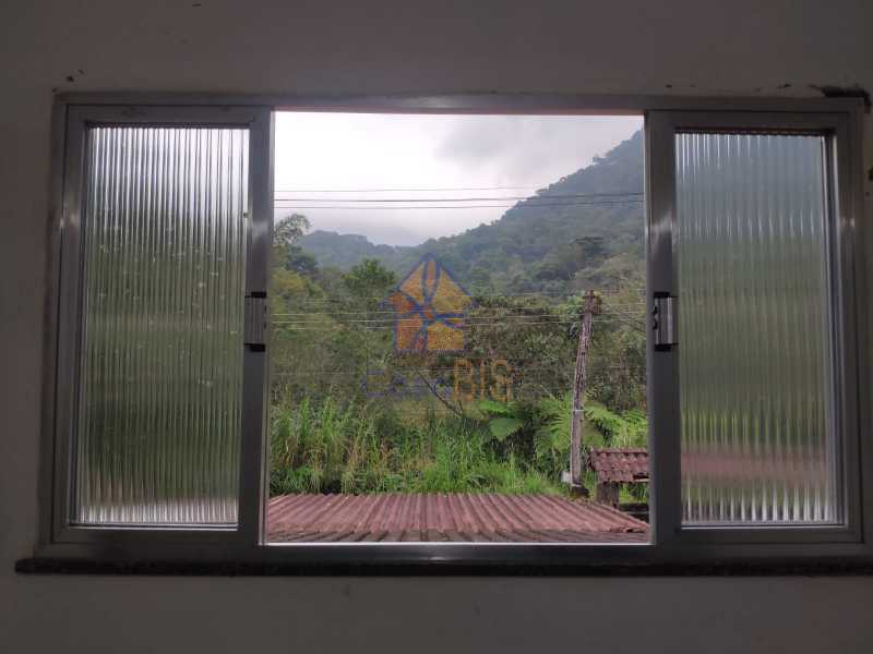 Casa à venda com 2 quartos, 180m² - Foto 1
