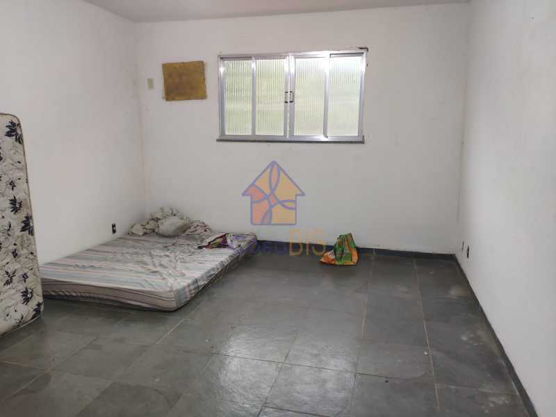 Casa à venda com 2 quartos, 180m² - Foto 7