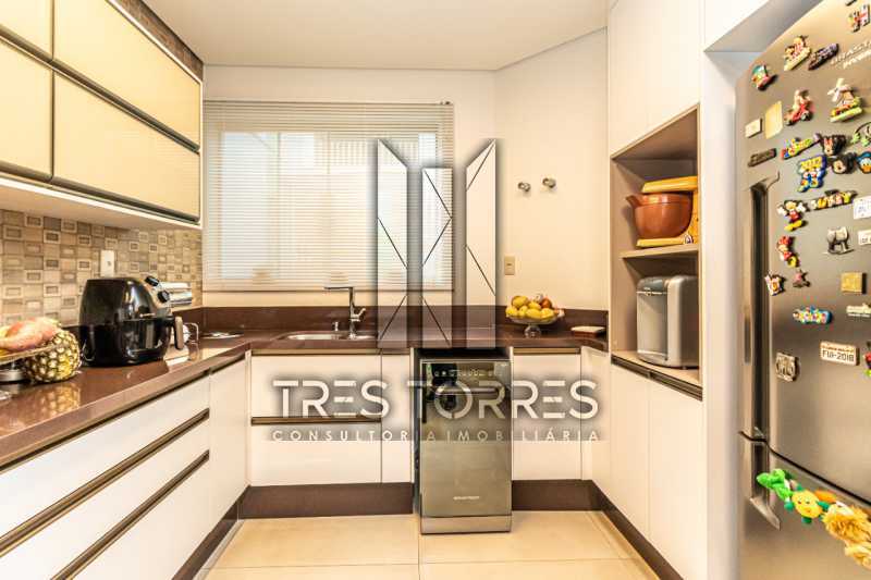 Casa à venda com 4 quartos, 350m² - Foto 16