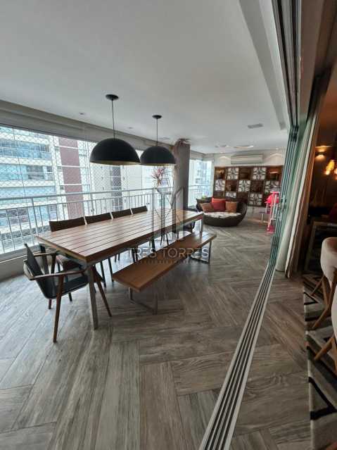 Apartamento à venda com 3 quartos, 198m² - Foto 9