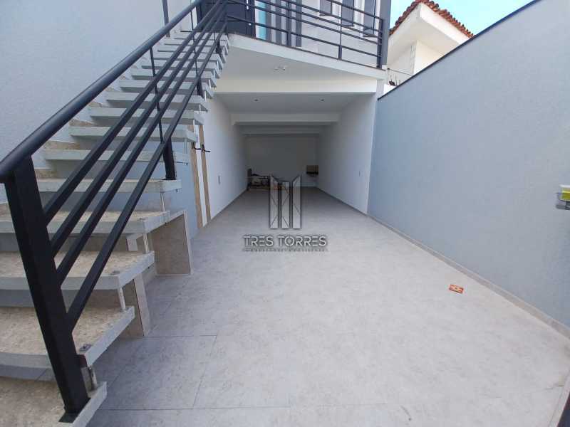 Casa à venda com 2 quartos, 108m² - Foto 3