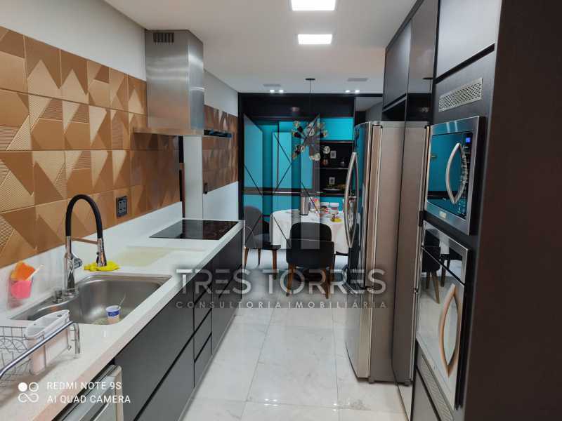 Apartamento à venda com 3 quartos, 198m² - Foto 9