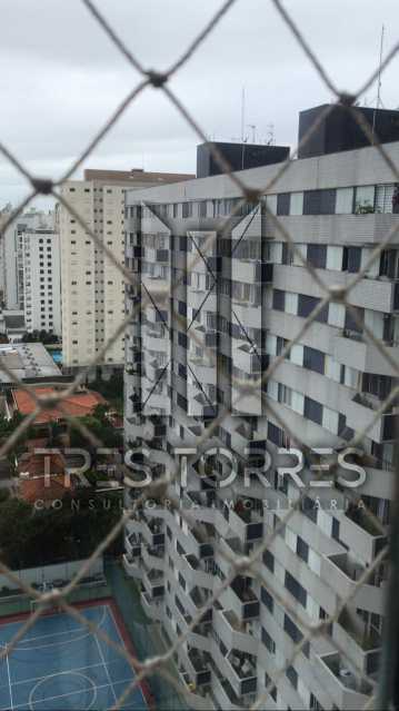 Apartamento à venda com 3 quartos, 106m² - Foto 11