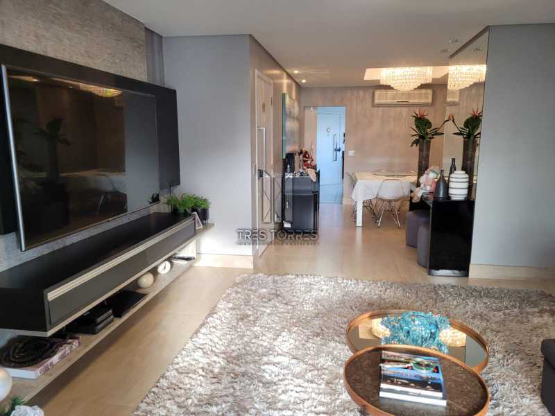 Apartamento à venda com 3 quartos, 156m² - Foto 4