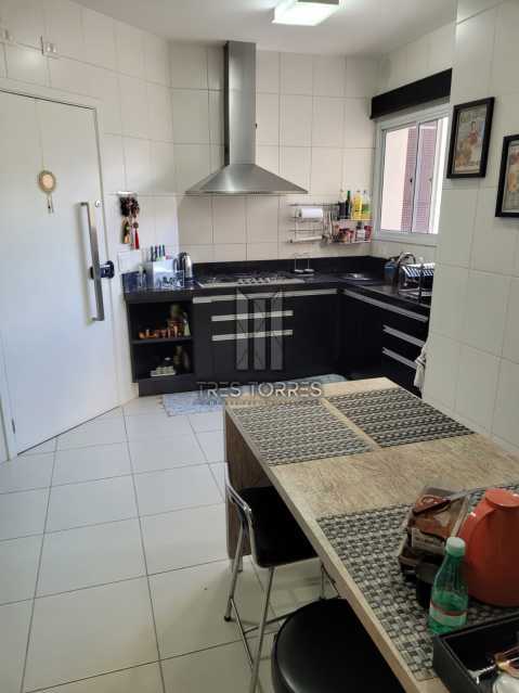 Apartamento à venda com 3 quartos, 156m² - Foto 8