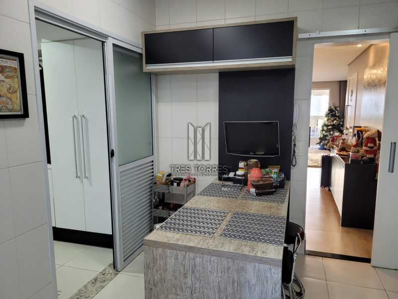 Apartamento à venda com 3 quartos, 156m² - Foto 10