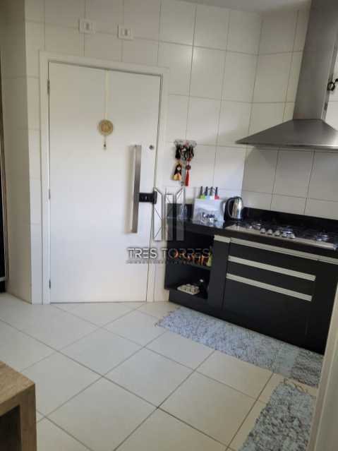 Apartamento à venda com 3 quartos, 156m² - Foto 11