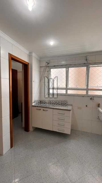 Apartamento para alugar com 3 quartos, 150m² - Foto 20