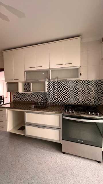 Apartamento para alugar com 3 quartos, 150m² - Foto 22