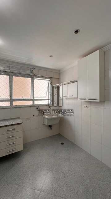 Apartamento para alugar com 3 quartos, 150m² - Foto 29