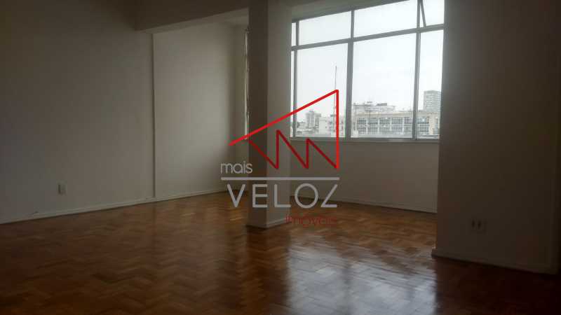 Apartamento à venda com 3 quartos, 109m² - Foto 2