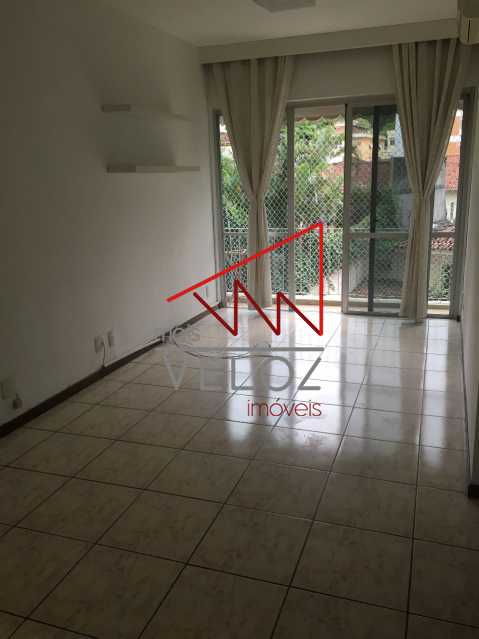 Apartamento à venda com 2 quartos, 70m² - Foto 2