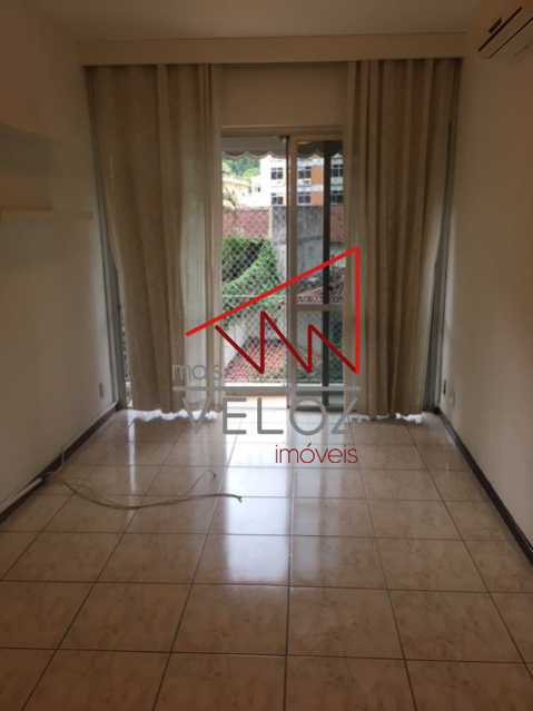 Apartamento à venda com 2 quartos, 70m² - Foto 4