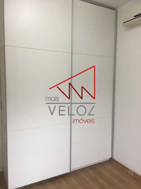 Apartamento à venda com 2 quartos, 70m² - Foto 12