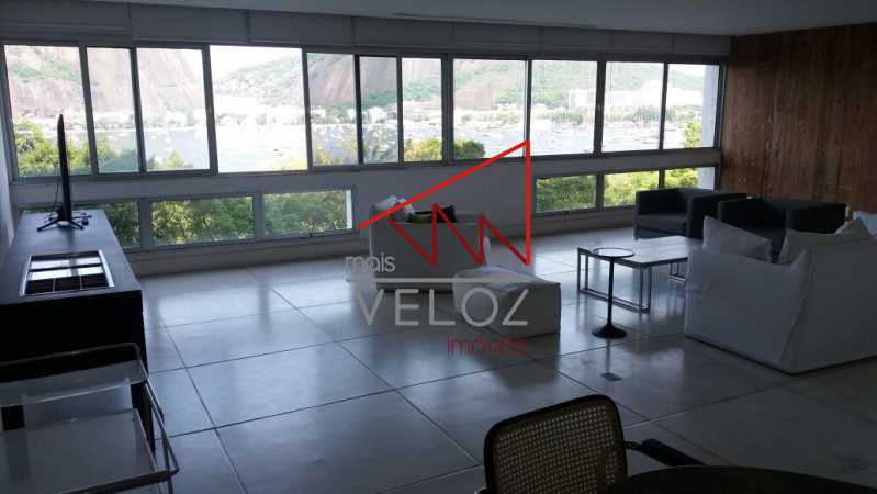 Apartamento à venda com 3 quartos, 240m² - Foto 2