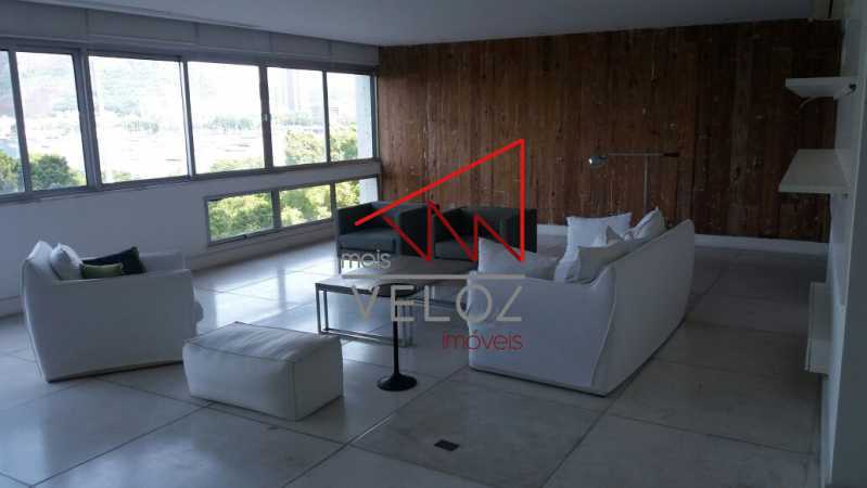 Apartamento à venda com 3 quartos, 240m² - Foto 3