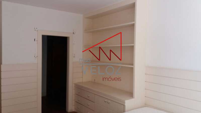 Apartamento à venda com 3 quartos, 240m² - Foto 13