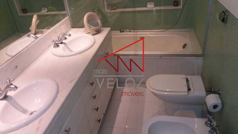 Apartamento à venda com 3 quartos, 240m² - Foto 16