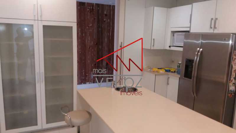 Apartamento à venda com 3 quartos, 240m² - Foto 27