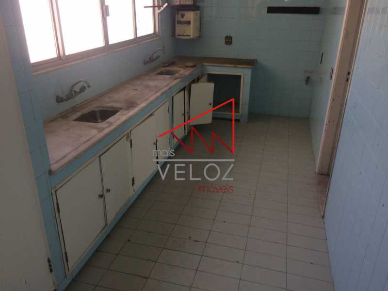 Apartamento à venda com 4 quartos, 300m² - Foto 11