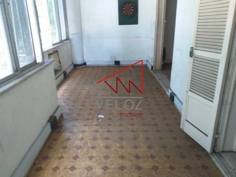 Apartamento à venda com 3 quartos, 220m² - Foto 1